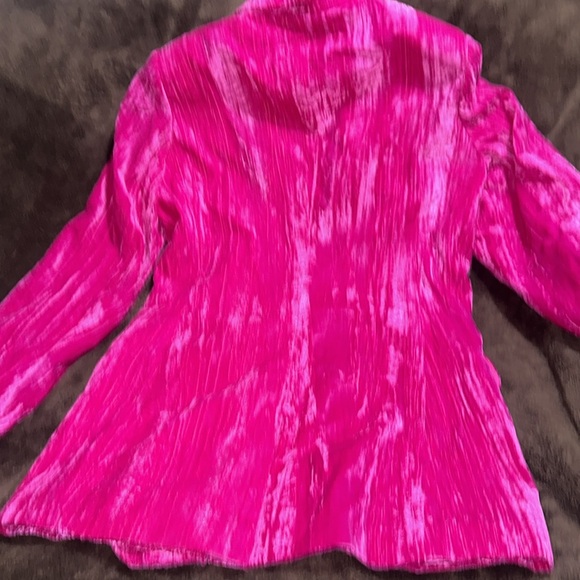 NASTY GAL: HOT PINK CRUSHED VELVET BLAZER. Women’s size U S 6. - Picture 7 of 9